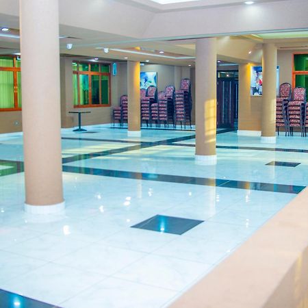 Hera Hotel Кампала Экстерьер фото