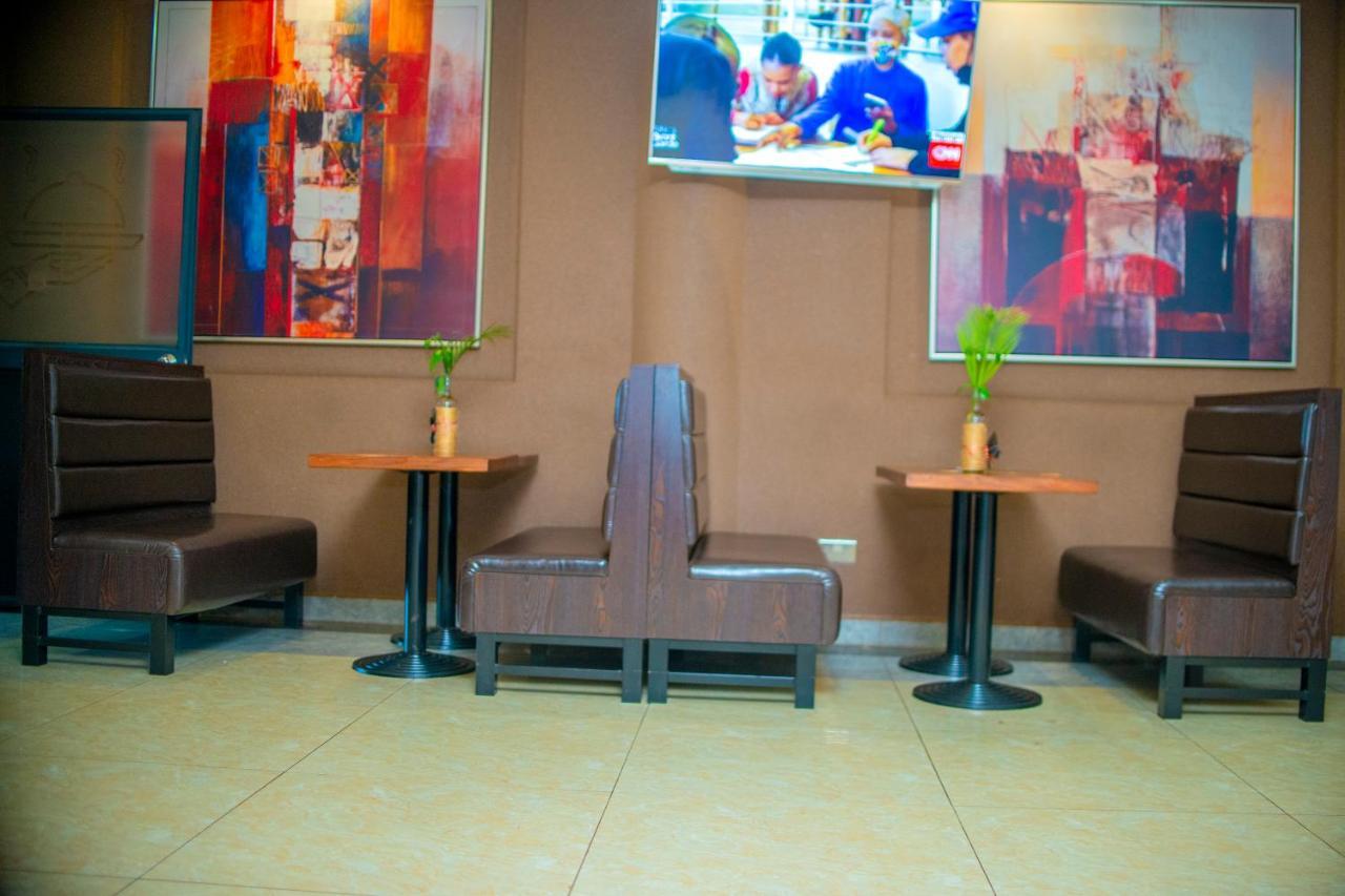 Hera Hotel Кампала Экстерьер фото