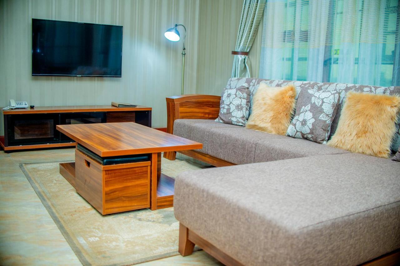 Hera Hotel Кампала Экстерьер фото