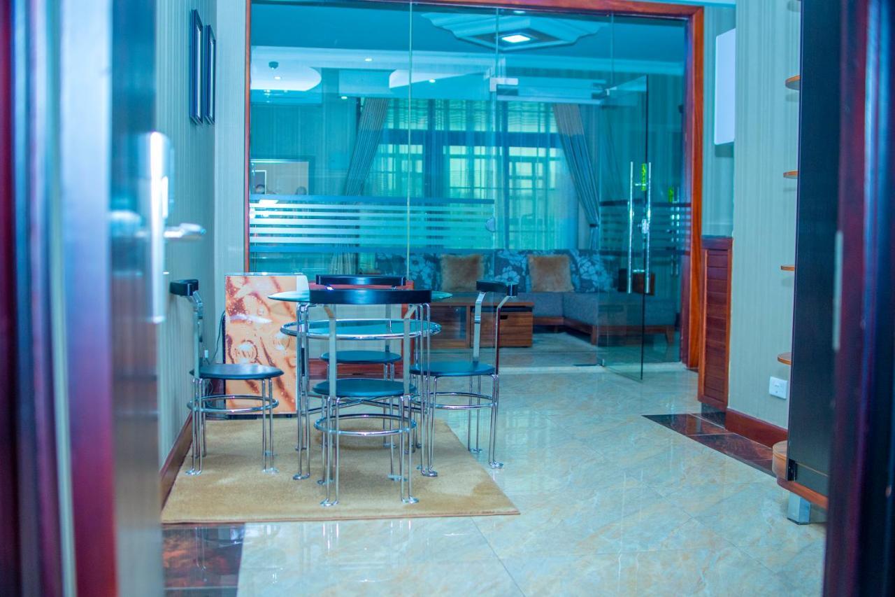 Hera Hotel Кампала Экстерьер фото