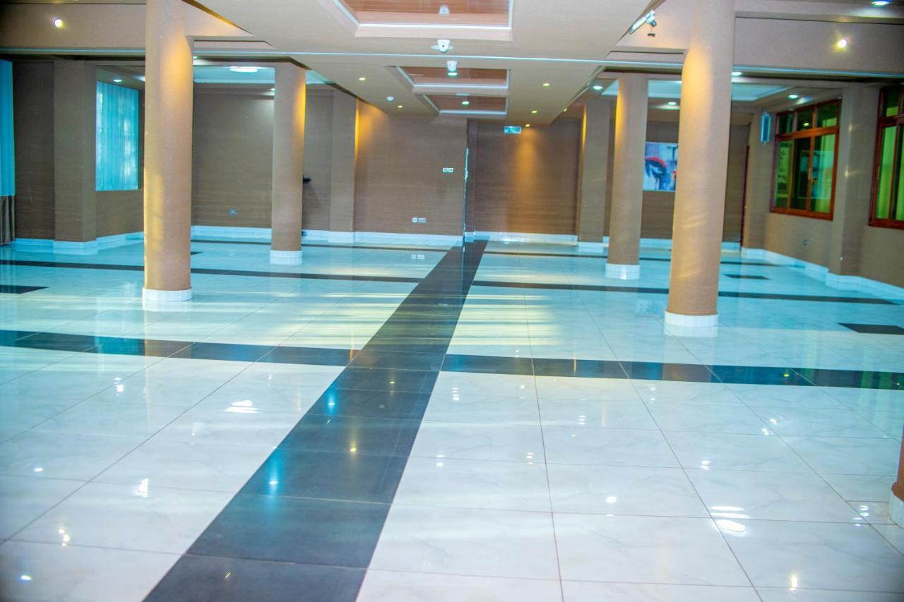 Hera Hotel Кампала Экстерьер фото