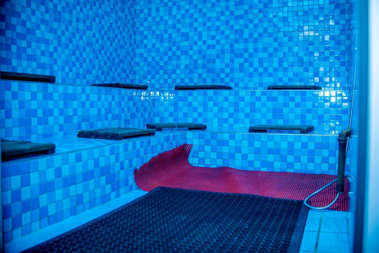 Hera Hotel Кампала Экстерьер фото