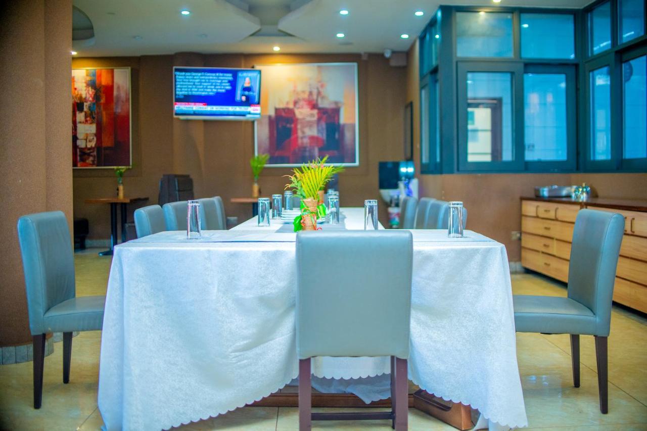 Hera Hotel Кампала Экстерьер фото