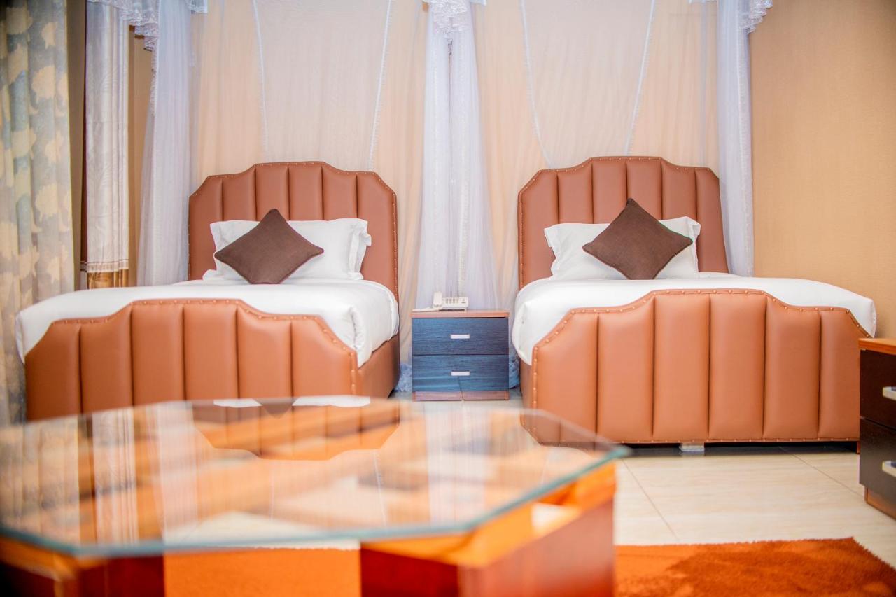 Hera Hotel Кампала Экстерьер фото