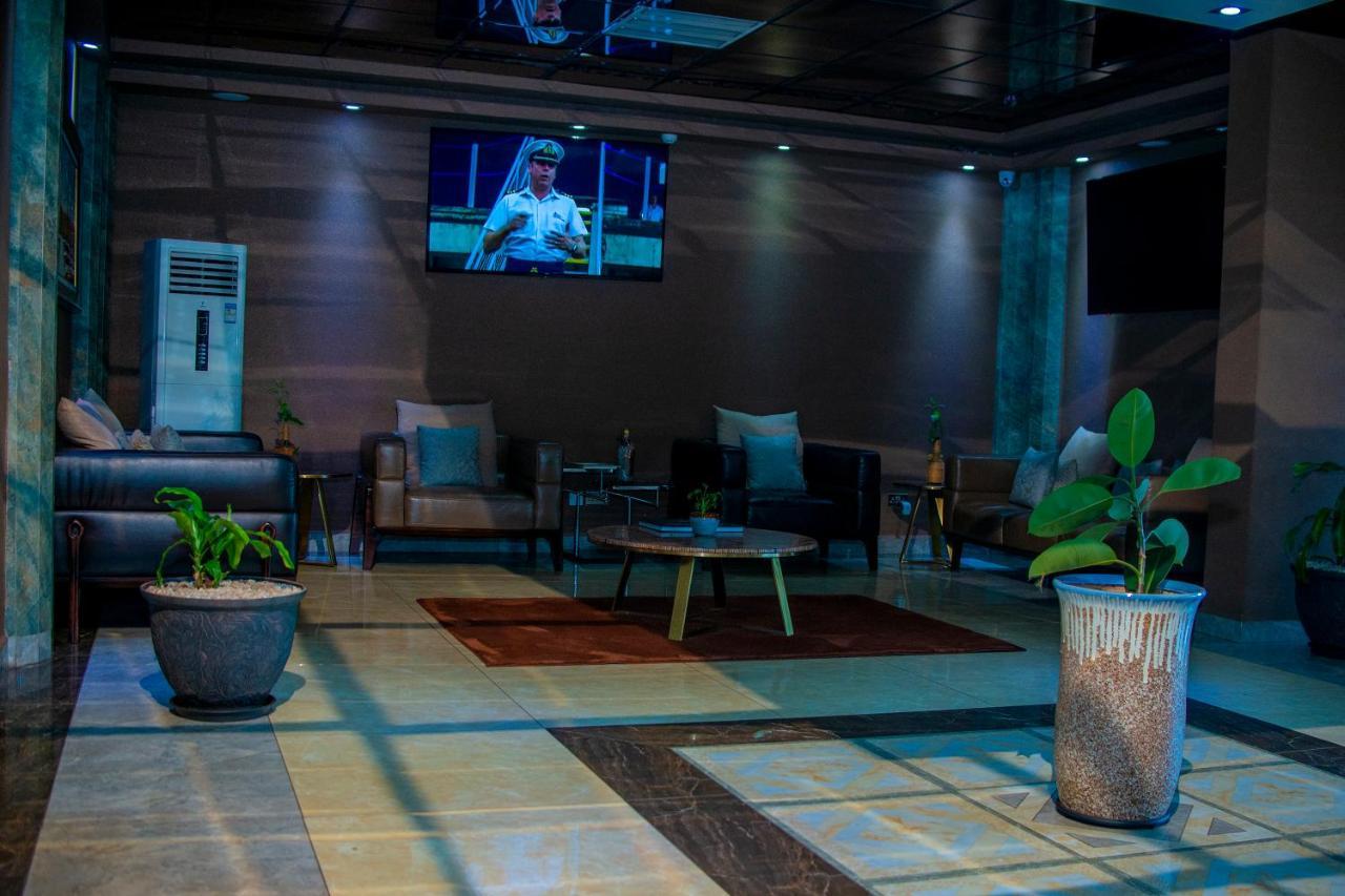 Hera Hotel Кампала Экстерьер фото