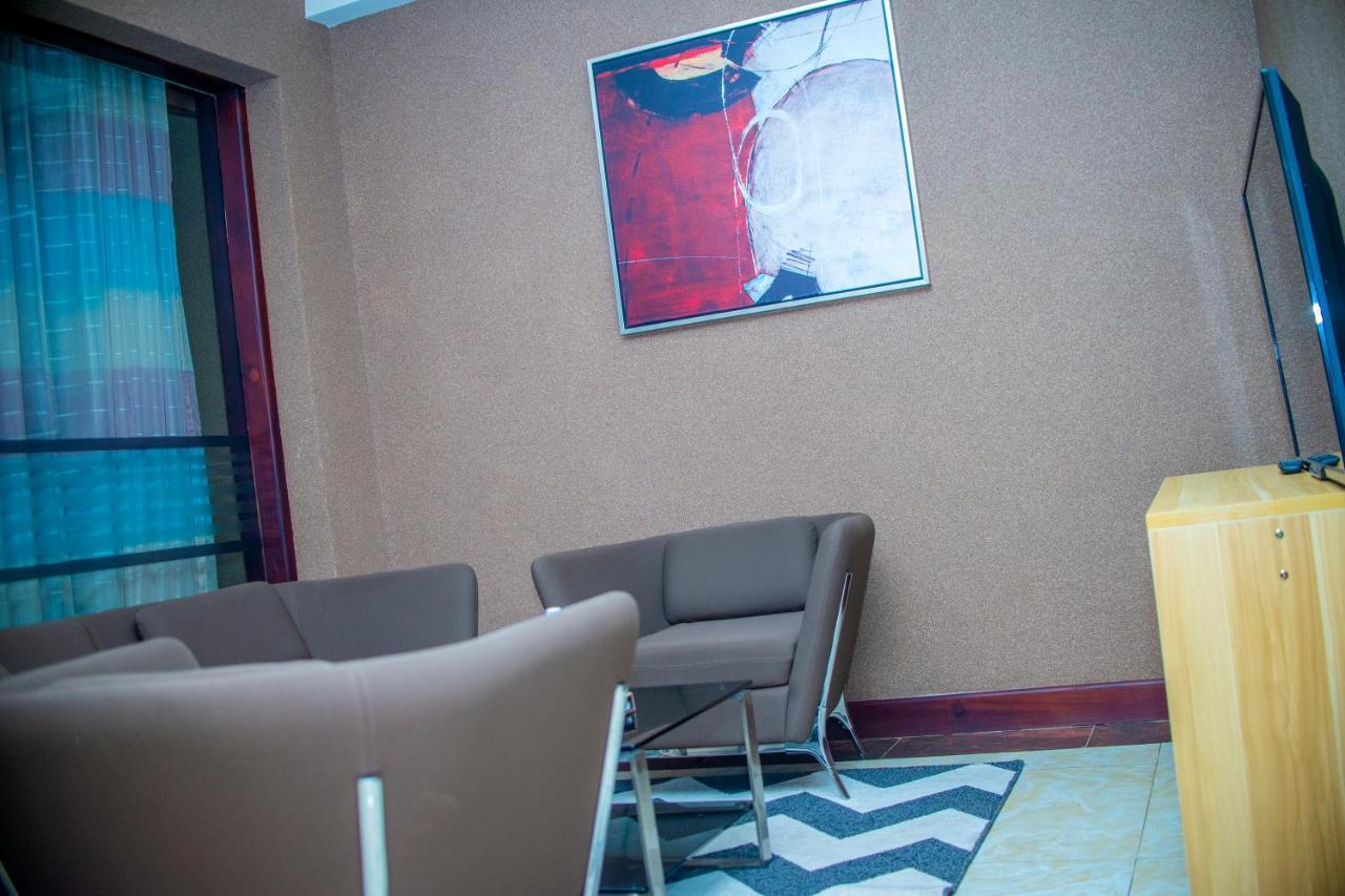 Hera Hotel Кампала Экстерьер фото