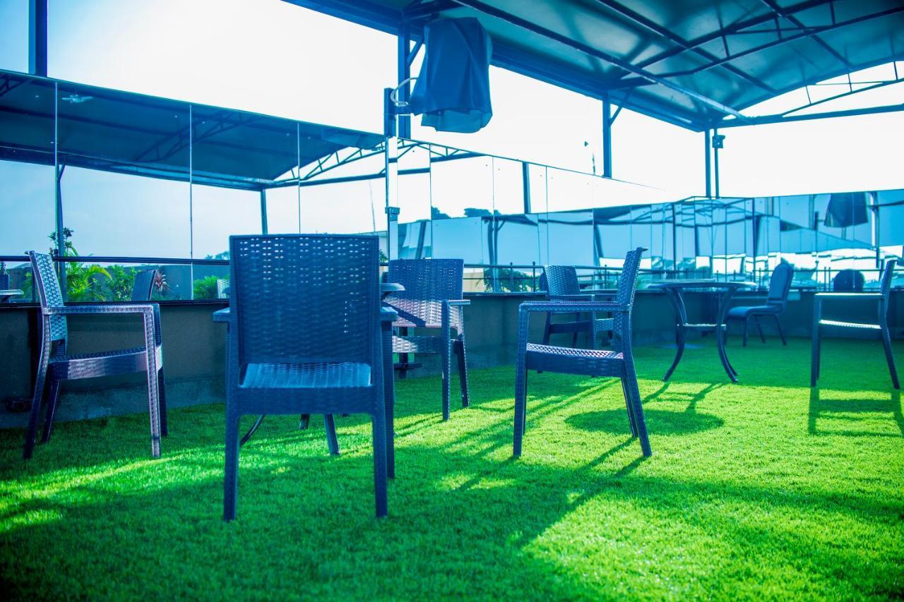 Hera Hotel Кампала Экстерьер фото