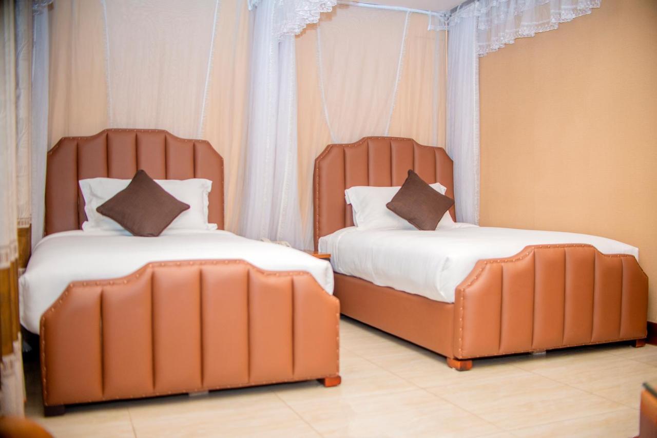 Hera Hotel Кампала Экстерьер фото