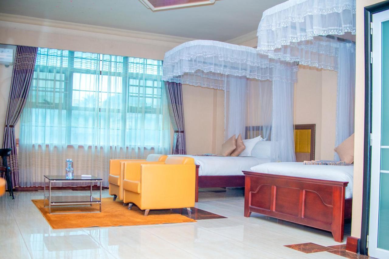 Hera Hotel Кампала Экстерьер фото
