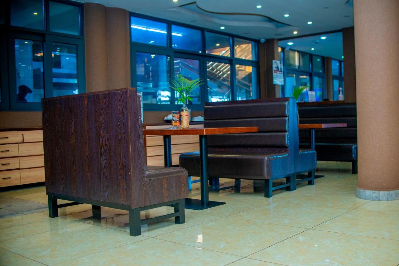 Hera Hotel Кампала Экстерьер фото