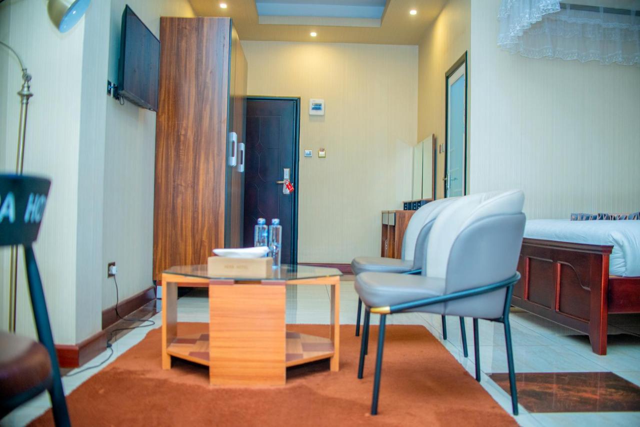 Hera Hotel Кампала Экстерьер фото
