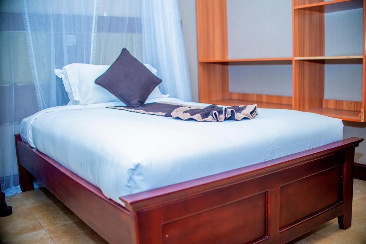 Hera Hotel Кампала Экстерьер фото