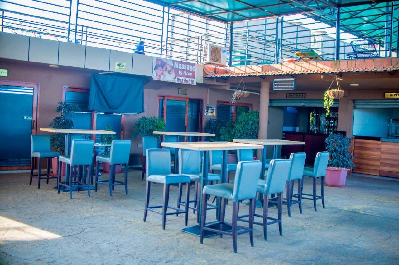 Hera Hotel Кампала Экстерьер фото